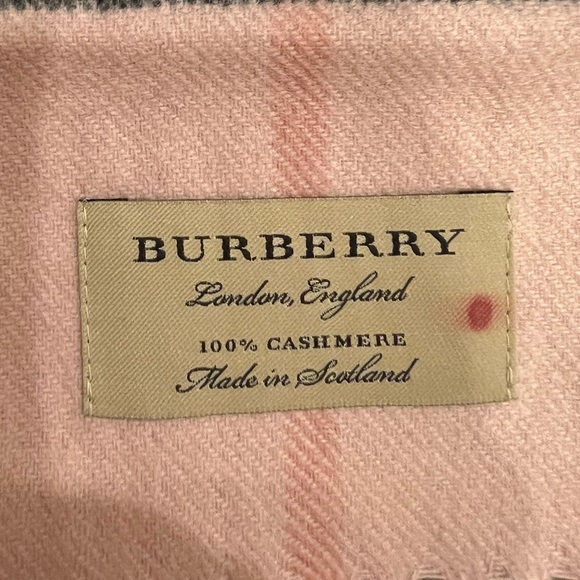 Burberry Pink Cashmere Plaid Scarf BNWT - Picture 2 of 4